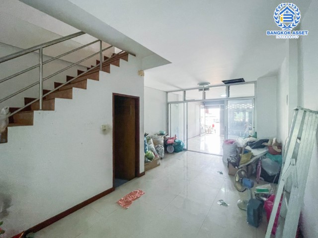 *****ทาวน์โฮมมือสองนนทบุรี ม.เจ้าพระยา9 บางกรวย-ไทรน้อย เนื้อที่มากถึง 20.1 ตร.ว. ฟังก์ชัน 4 ห้องนอน 3 ห้องน้ำ ทาวน์โฮมสภาพดี บนทำเลเยี่ยม เชื่อมต่อ ถ.ราชพฤกษ์, ถ.รัตนาธิเบศร์ แถมใกล้รถไฟฟ้าสายสีม่วง "สถานีบางพลู" จองด่วน!